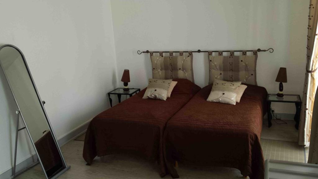 Grand Hotel De L'Etoile Courtenay  Rum bild