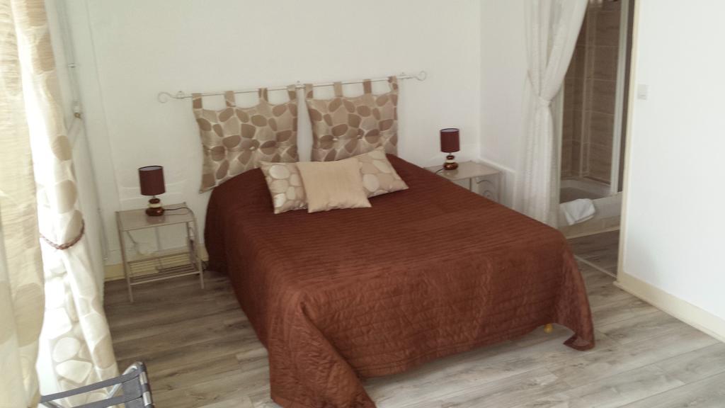 Grand Hotel De L'Etoile Courtenay  Rum bild